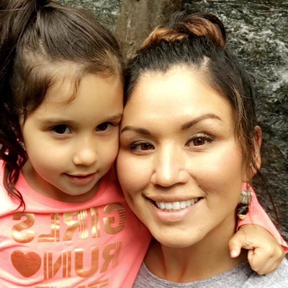 Meet your Posher, Krystle - Picture 3 of 4